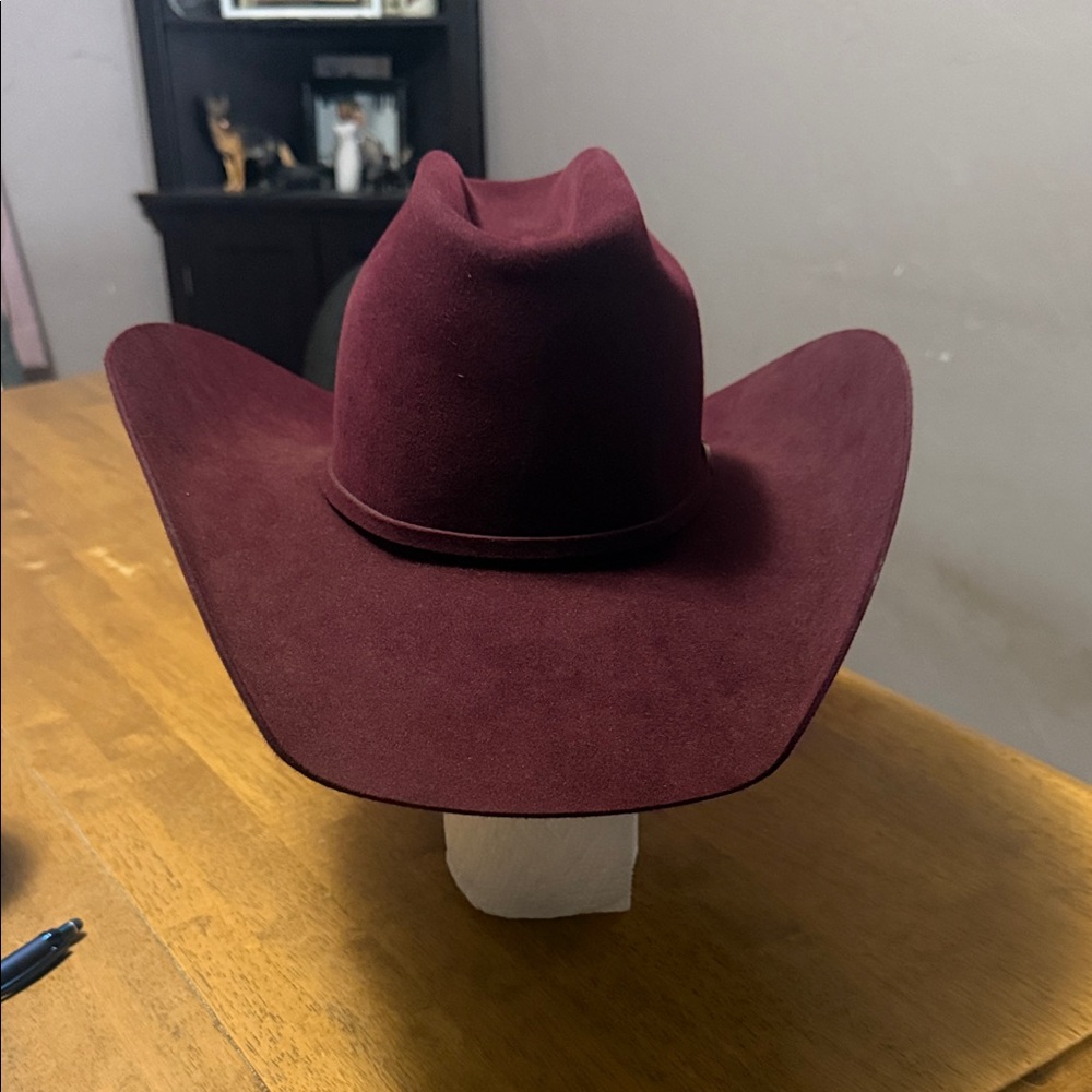 Elegant Burgundy Cowboy Hat